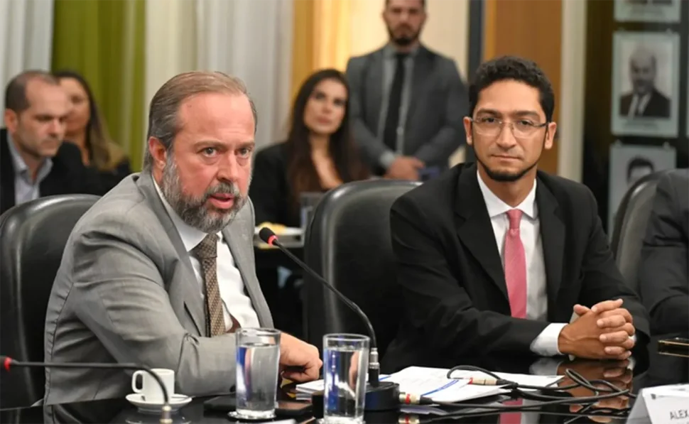 Ministro Silveira celebra interligação de Roraima ao Sistema Interligado Nacional em reunião do CMSE